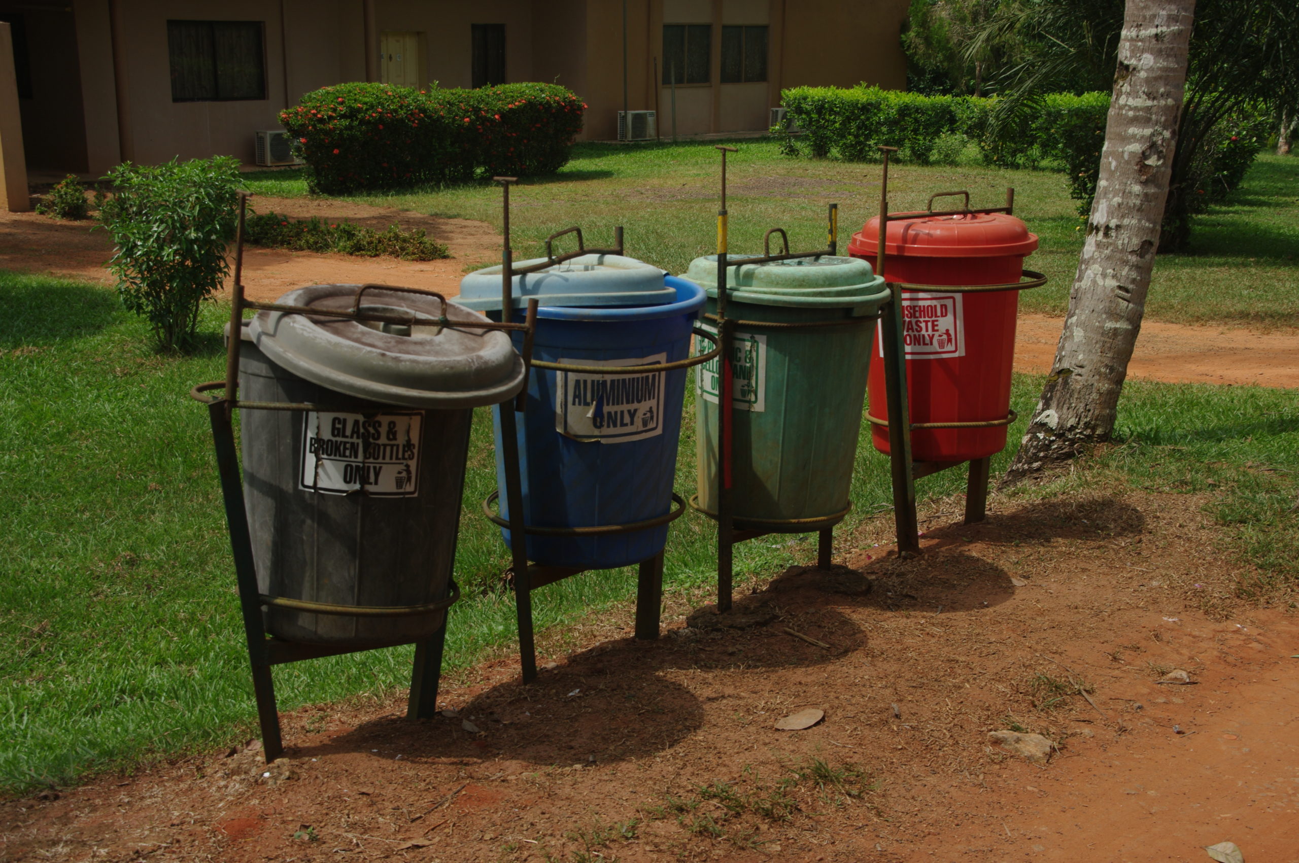 2016 Sorting waste, Okomu, Nigeria
